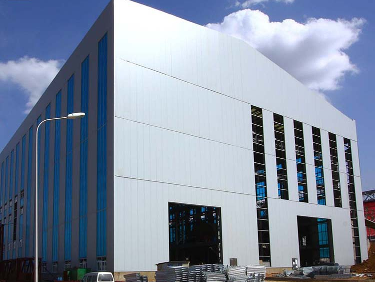 鋼結構圍護材料為什么都選擇聚氨酯夾芯板？